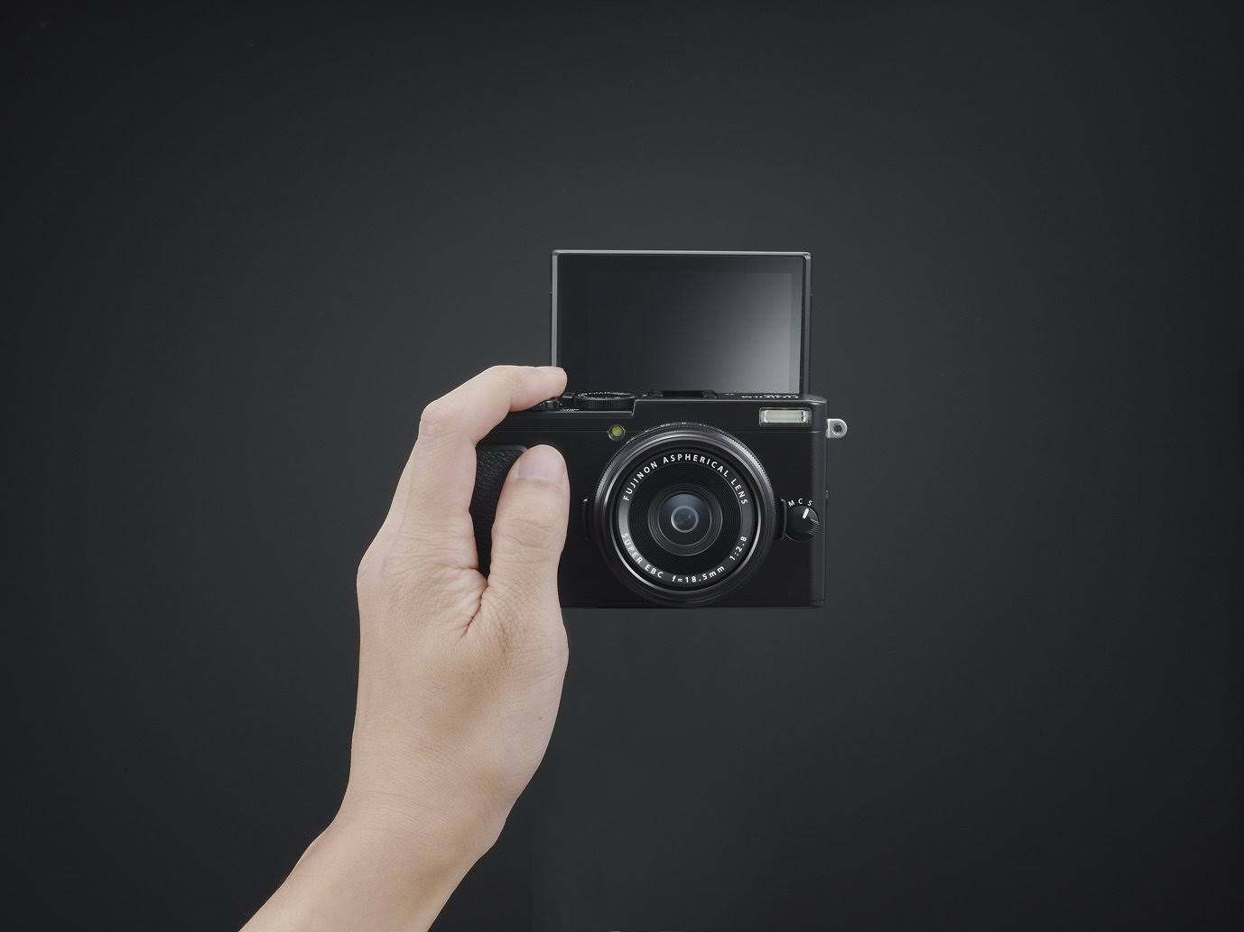 Black Compact Digital Camera B3102