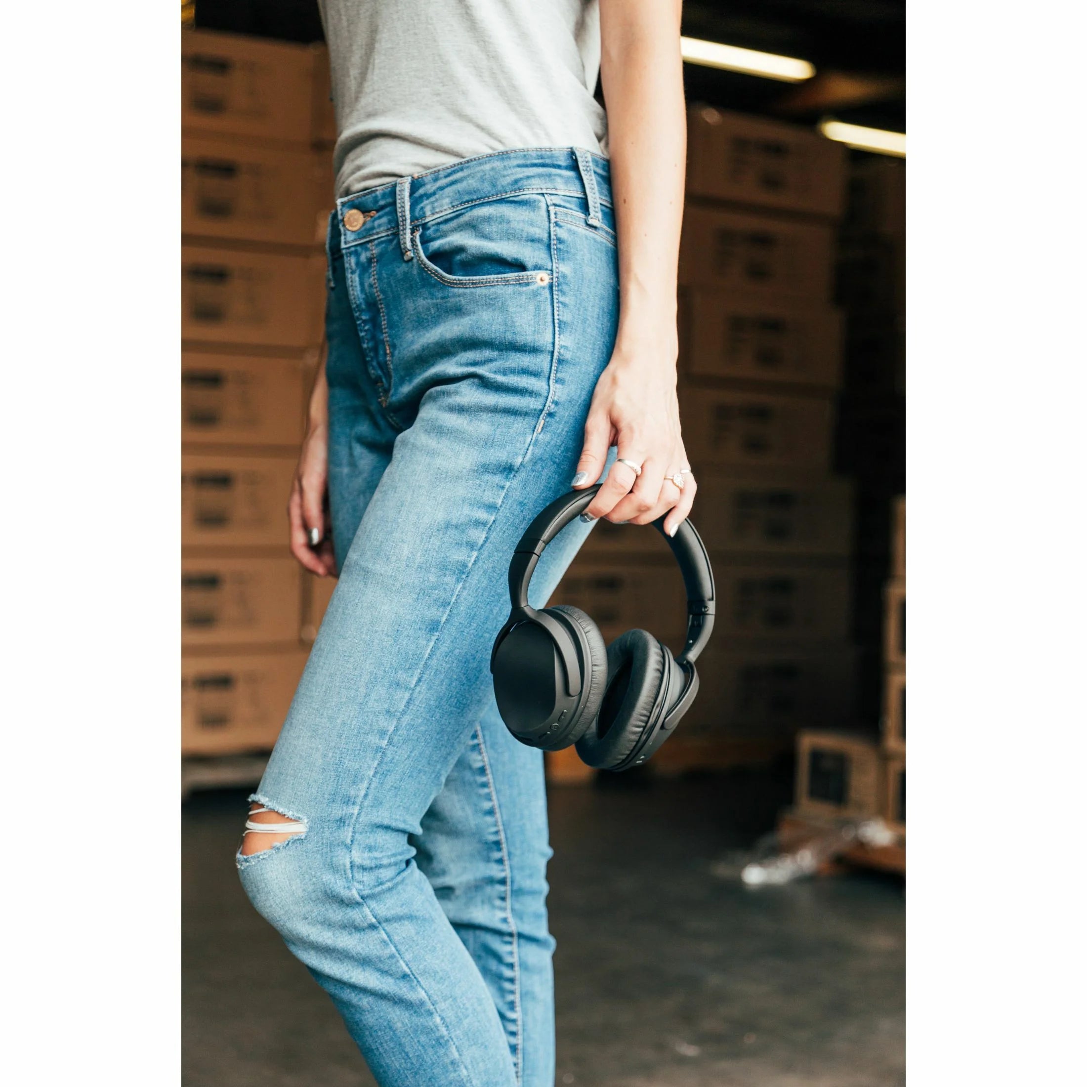 Black Bluetooth Active Noise Cancelling Over-Ear Headphone V808408