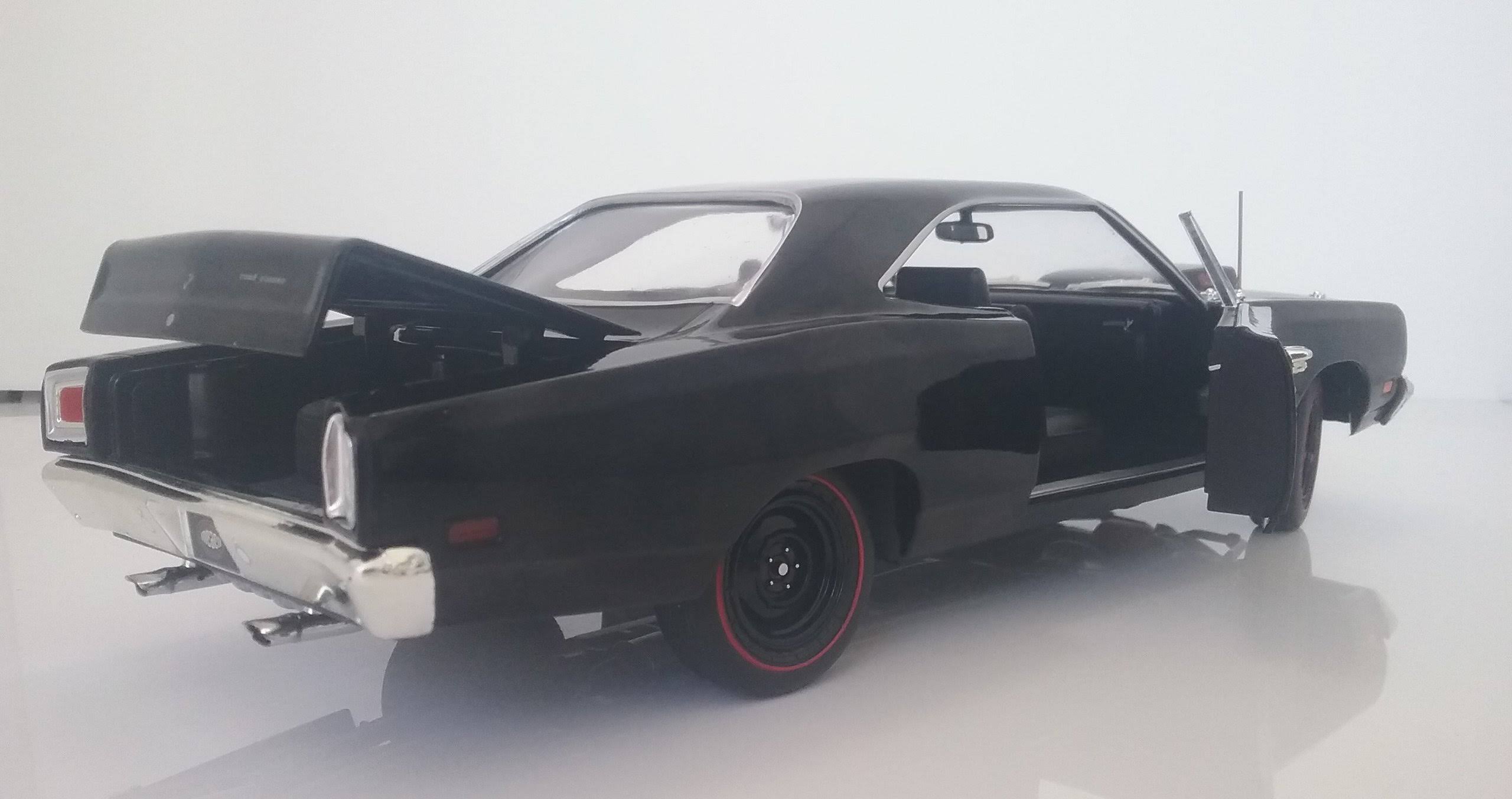 Black Velvet Muscle Car N8545