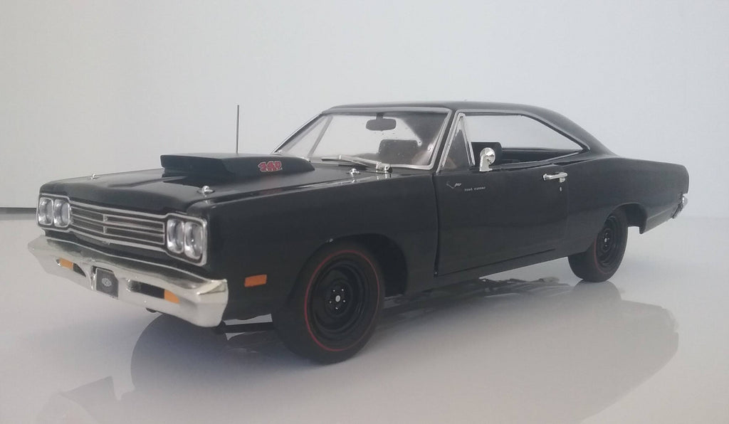 Black Velvet Muscle Car N8545