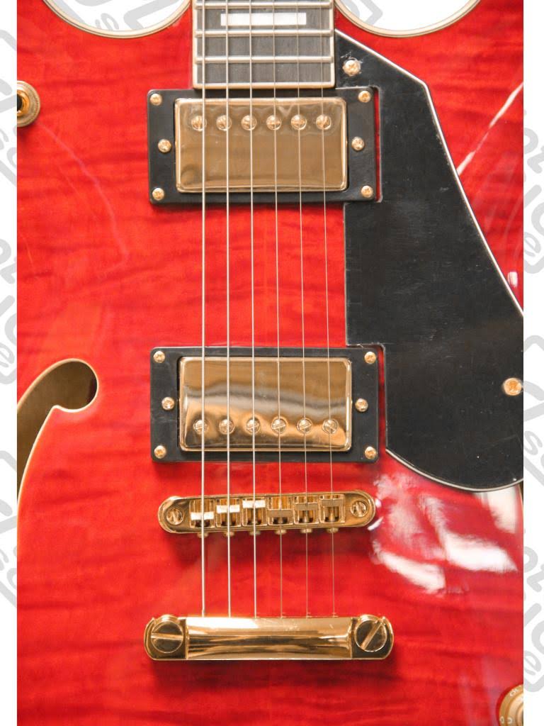 Trans Cherry Semi-Hollow Guitar Q35486